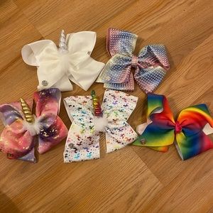 Jojo bows from Justice